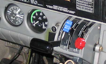 Throttle Quadrant on Piper Cherokee Six 300